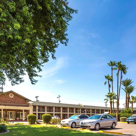 Howard Johnson By Wyndham Scottsdale Old Town Экстерьер фото
