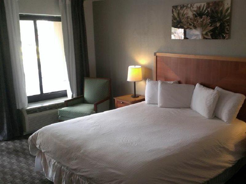 Howard Johnson By Wyndham Scottsdale Old Town Экстерьер фото