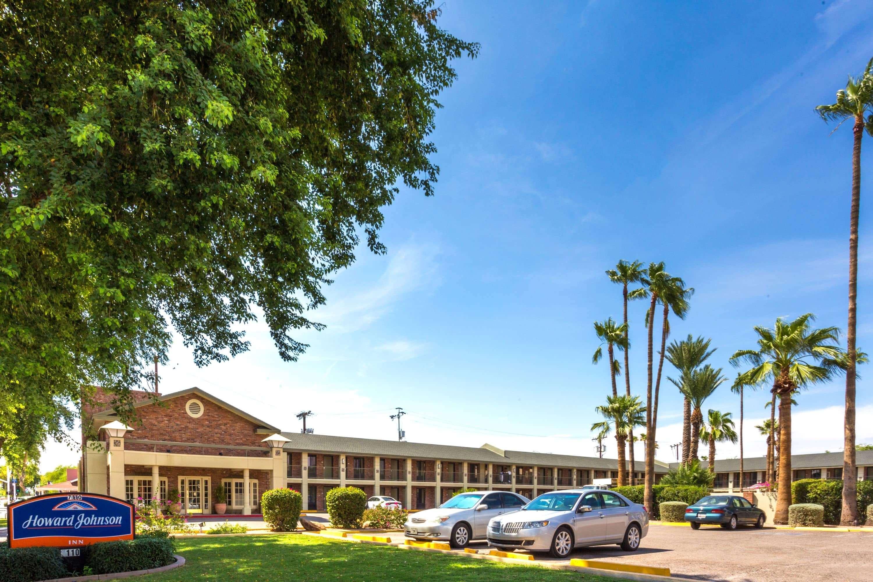 Howard Johnson By Wyndham Scottsdale Old Town Экстерьер фото