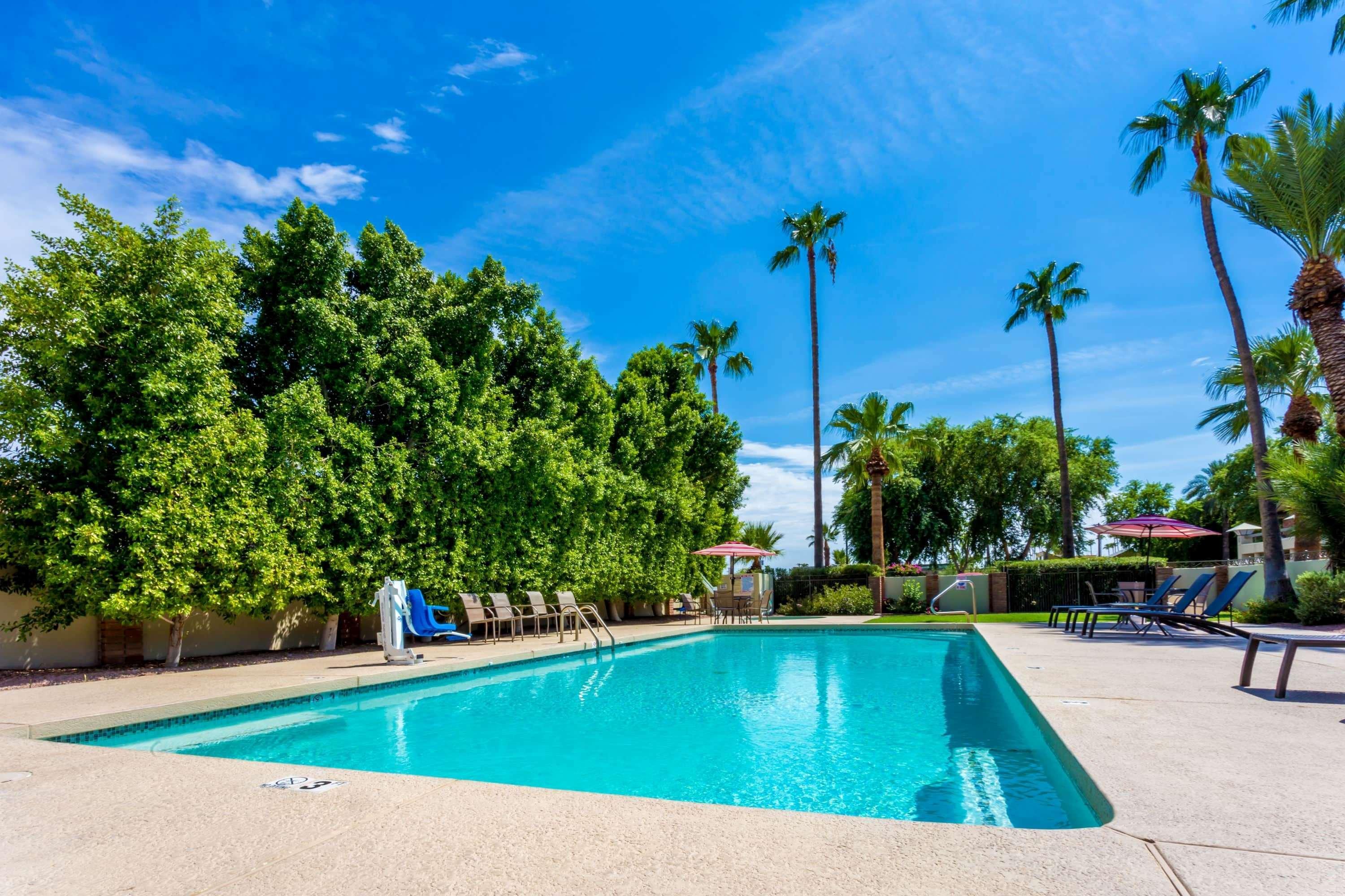 Howard Johnson By Wyndham Scottsdale Old Town Экстерьер фото